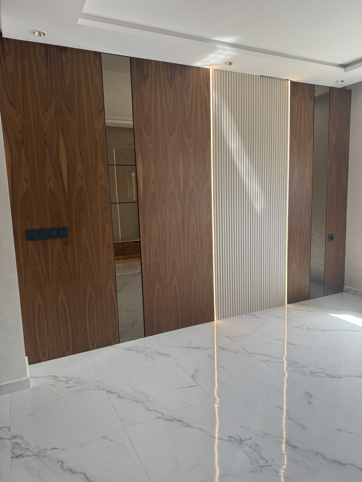 Boiserie sur mesure par YASMINA HOME — réalisation 4