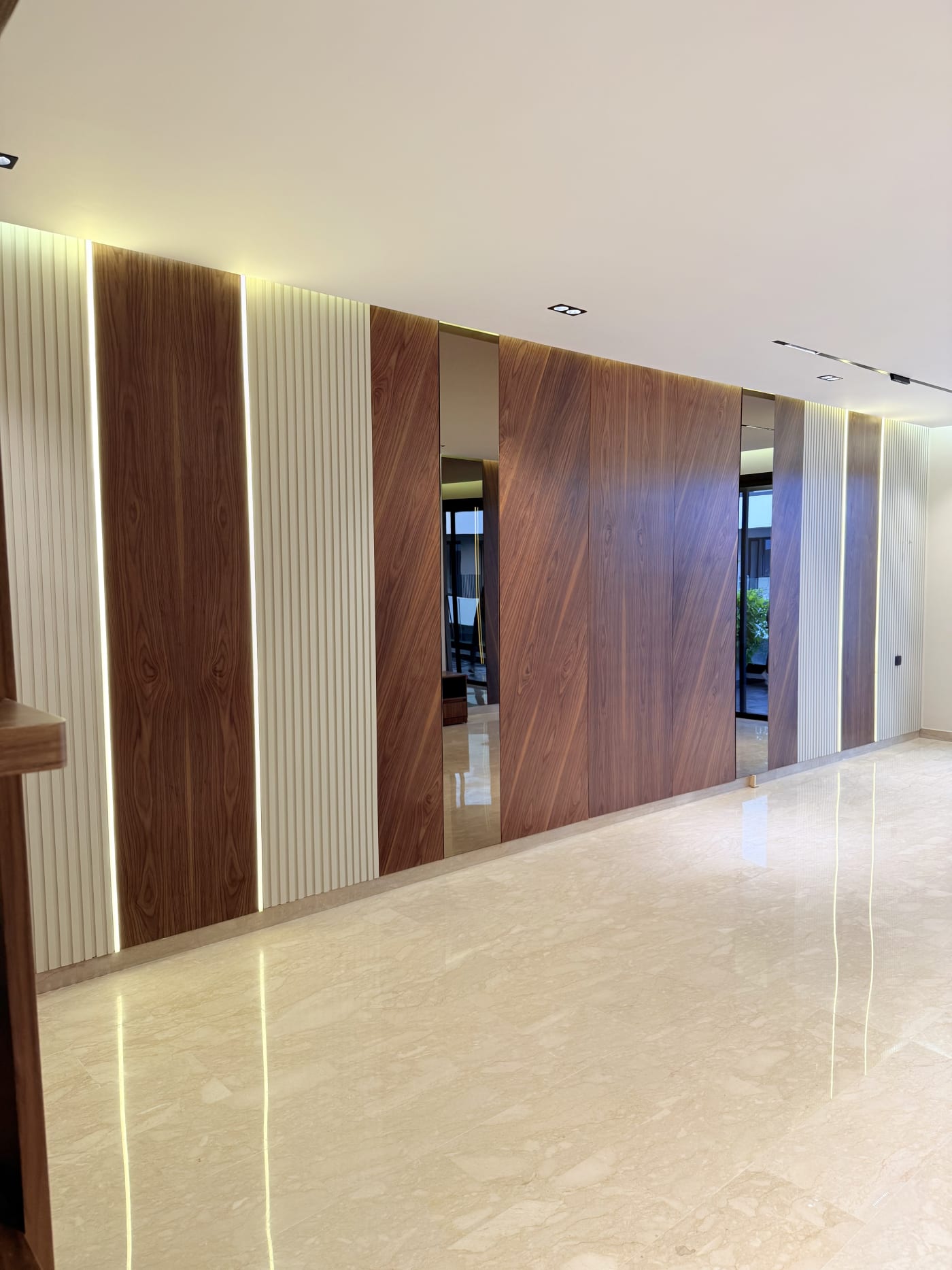 Boiserie sur mesure par YASMINA HOME — réalisation 8