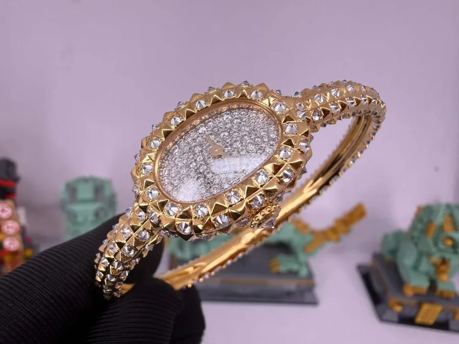 Cartier Baignoire Clou De Paris Motif Diamonds Medium Model 18K Gold Plating Custom Moissanite (Wrist Size 15, 16, 17cm) Super Clone Watch - Angle 3 - Jack Watches USA