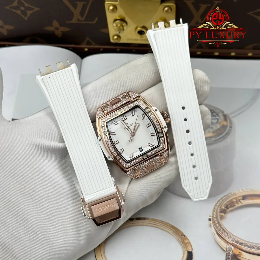 Hublot Spirit of Big Bang King Gold White Pavé Rubber Strap Replica 39mm Super Clone Watch - Angle 2 - Jack Watches USA
