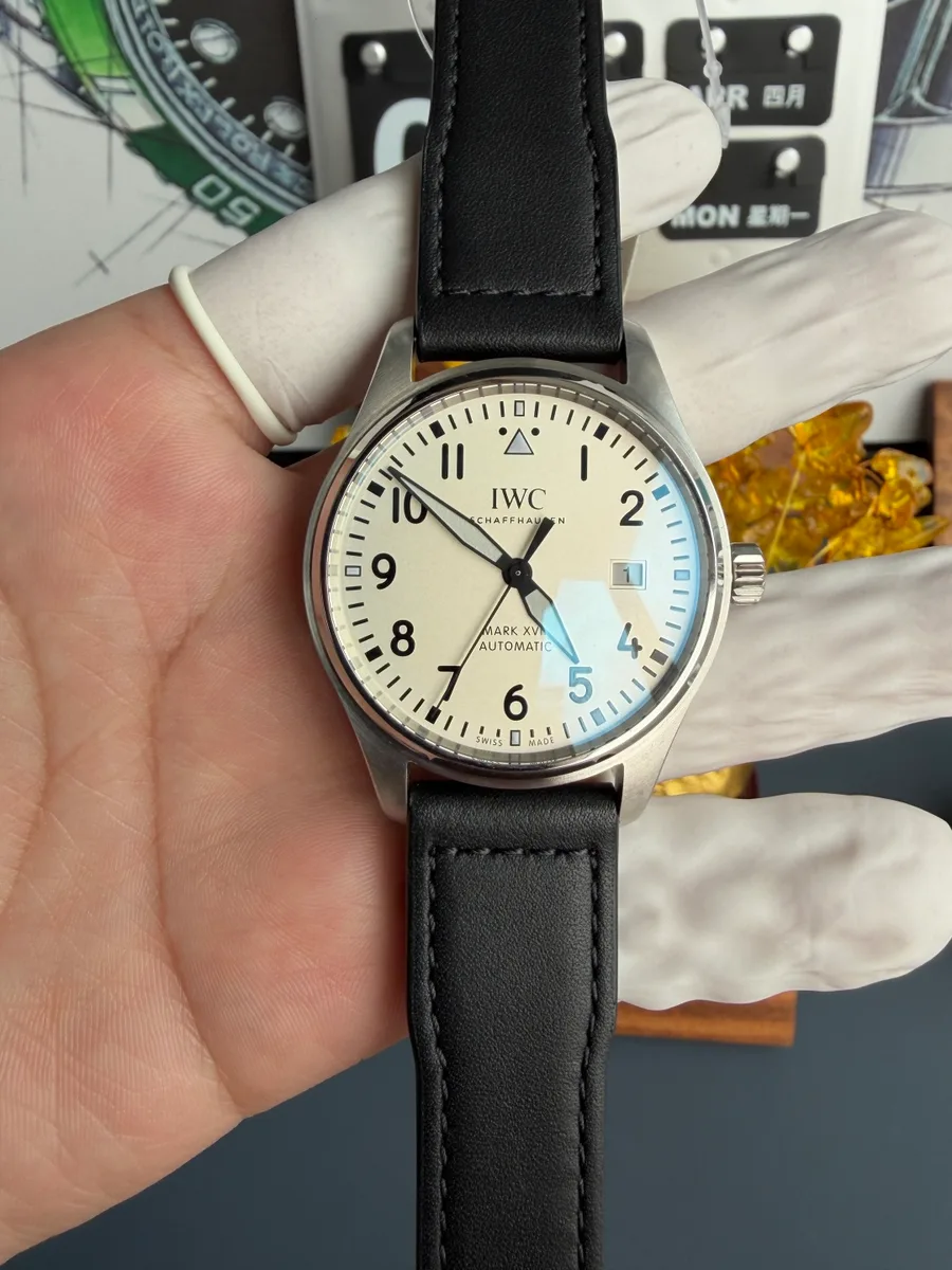 IWC Pilot Mark XVIIII W327002 Silver Dial Leather Strap 40mm