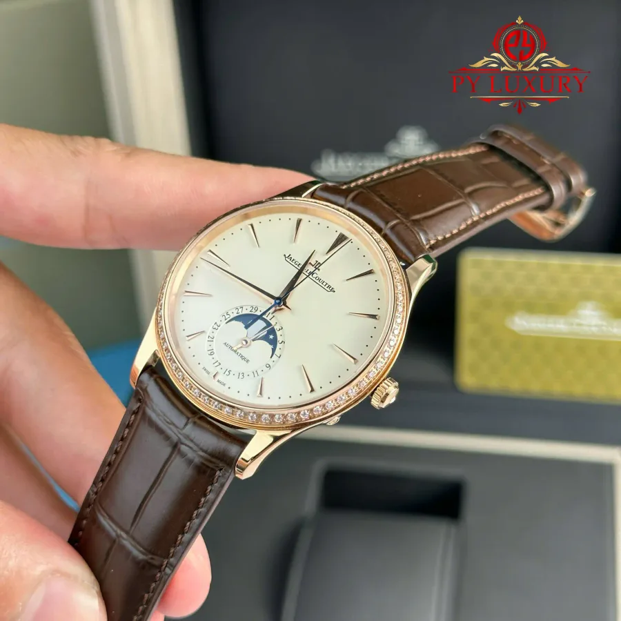 Jaeger-LeCoultre Master Ultra Thin Moon Q1362503 Rose Gold White Dial Diamond Bezel APSF 39mm Super Clone Watch - Angle 3 - Jack Watches USA