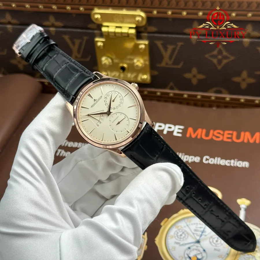 Jaeger Lecoultre Master Ultra Thin Power Reserve Q1372510 Pink Gold Eggshell Beige Dial APSF 39mm Super Clone Watch - Angle 2 - Jack Watches USA