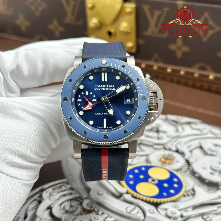 Panerai Submersible GMT Luna Rossa Titanio PAM01507 Blue Dial Rubber Strap 42mm