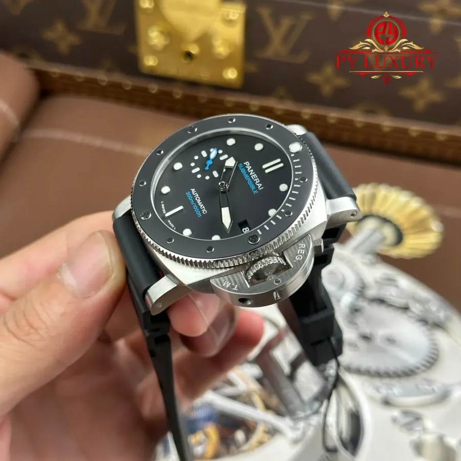 Panerai Submersible PAM00683 Black Dial Rubber Strap 42mm Super Clone Watch - Angle 3 - Jack Watches USA