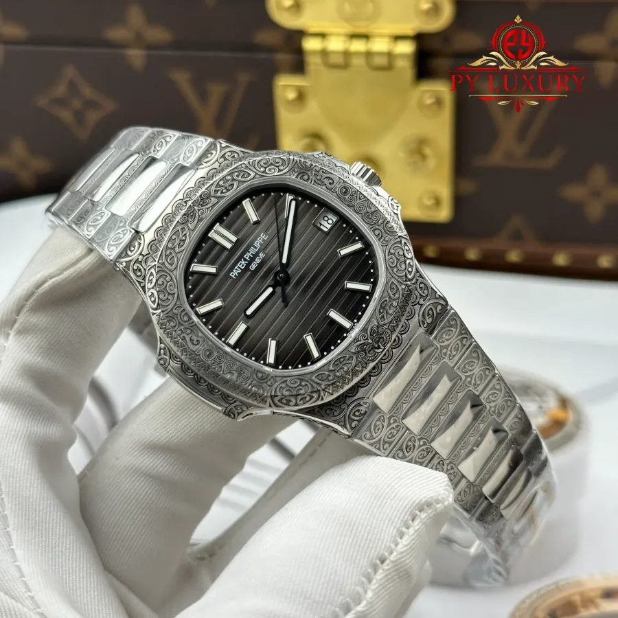 Patek Philippe Nautilus 5711/1500A Black Dial Children Action 40mm Super Clone Watch - Angle 2 - Jack Watches USA