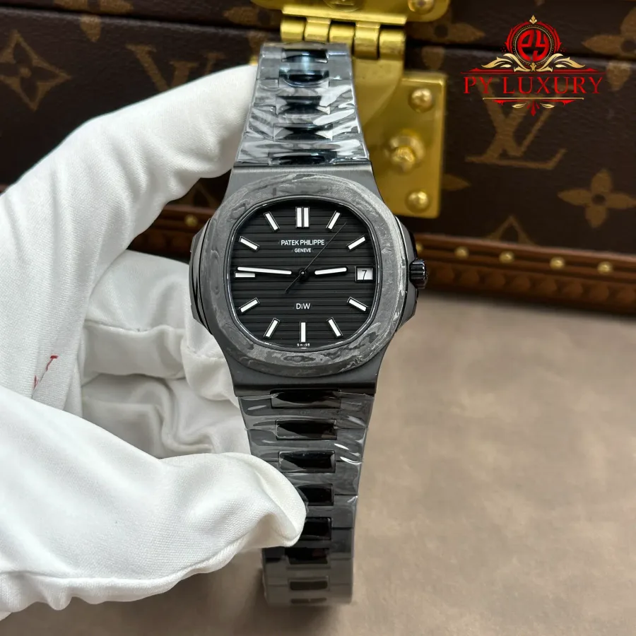 Patek Philippe Nautilus 5711 DiW All Carbon Black Dial 40mm
