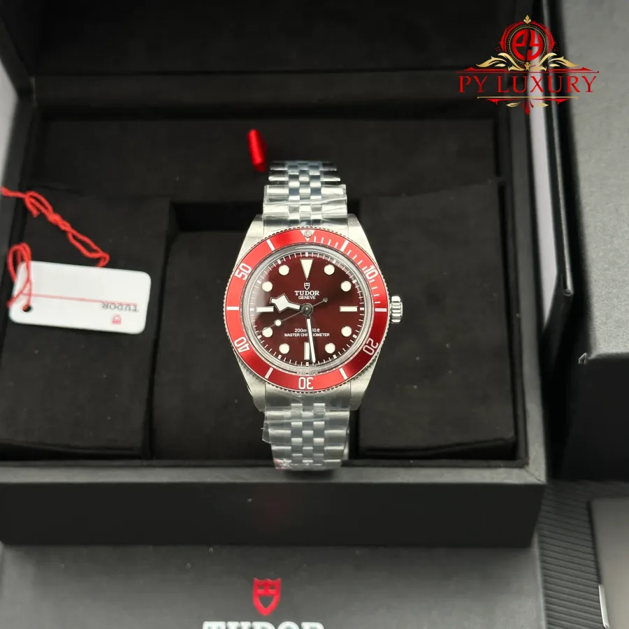 Tudor Black Bay 58 M7939A1A0RU-0001 Burgundy Dial Jubilee Bracelet 39mm