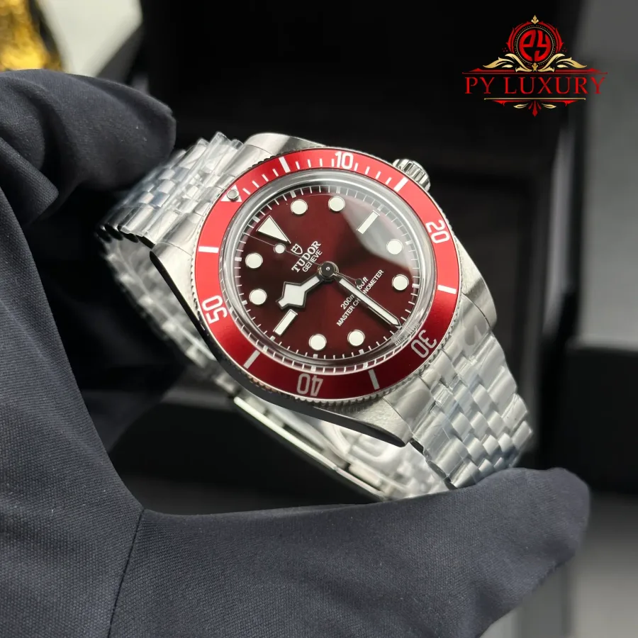 Tudor Black Bay 58 M7939A1A0RU-0001 Burgundy Dial Jubilee Bracelet 39mm Super Clone Watch - Angle 2 - Jack Watches USA