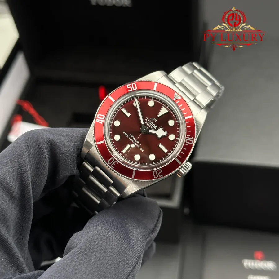 Tudor Black Bay 58 Steel M7939A1A0RU-0002 Burgundy Dial Bracelet 39mm Super Clone Watch - Angle 2 - Jack Watches USA