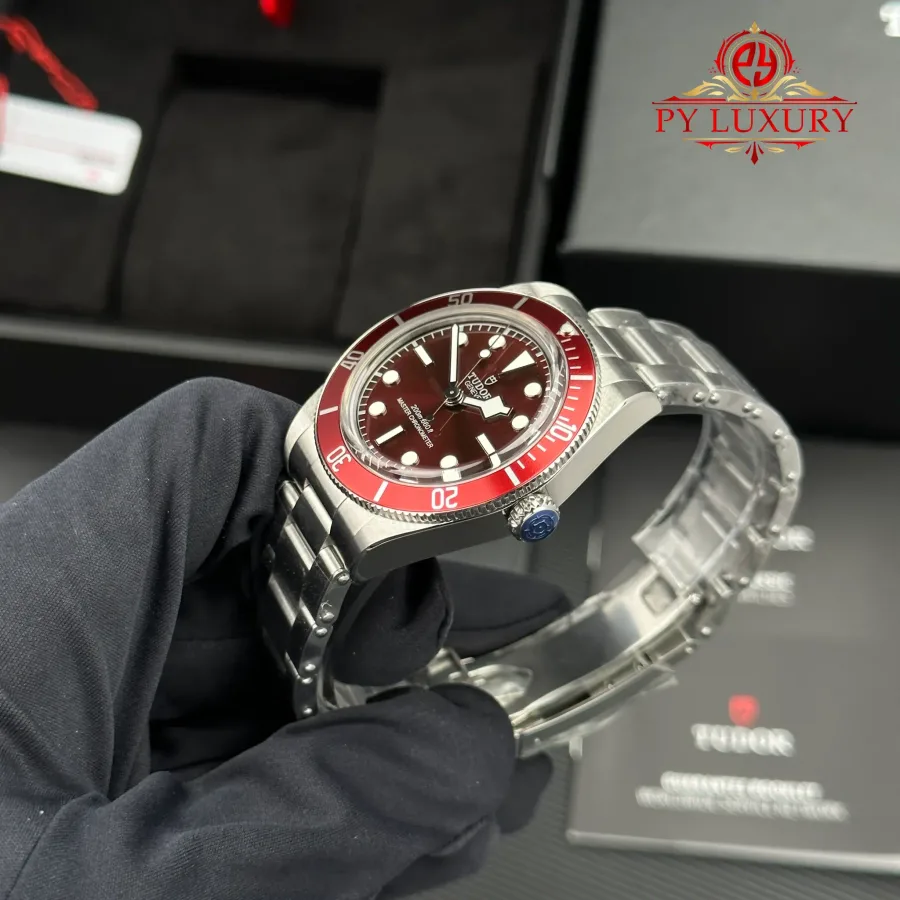 Tudor Black Bay 58 Steel M7939A1A0RU-0002 Burgundy Dial Bracelet 39mm Super Clone Watch - Angle 3 - Jack Watches USA