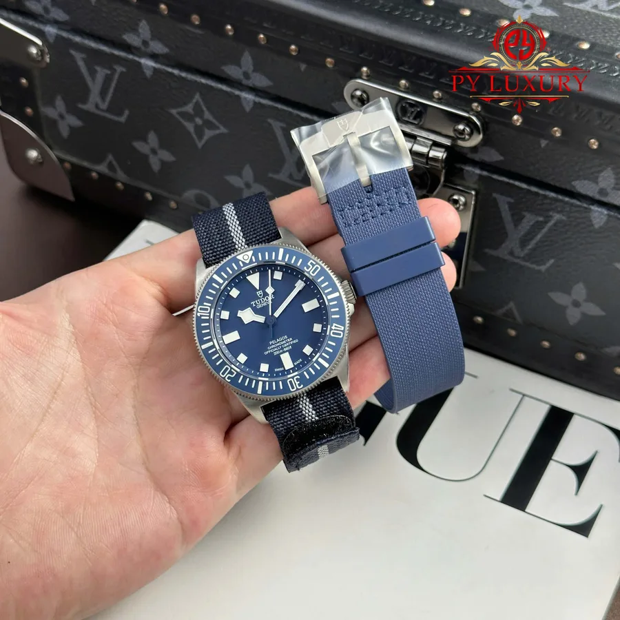 Tudor Pelagos FXD Titanium M25707b/25-0001 Blue Dial Navy Blue Fabric Strap 42mm