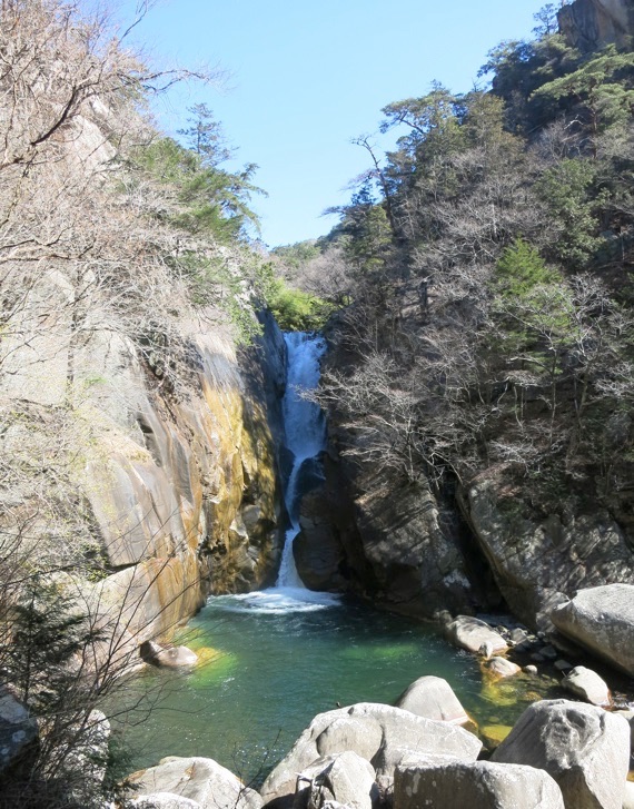 https://res.cloudinary.com/vdeep/image/upload/v1753866203/articles/kofu-shosenkyo4_x3etqe.jpg