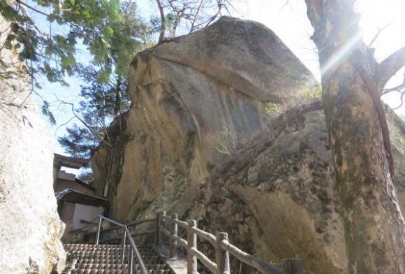 https://res.cloudinary.com/vdeep/image/upload/v1753866260/articles/kofu-shosenkyo5-580x392_umn50l.jpg