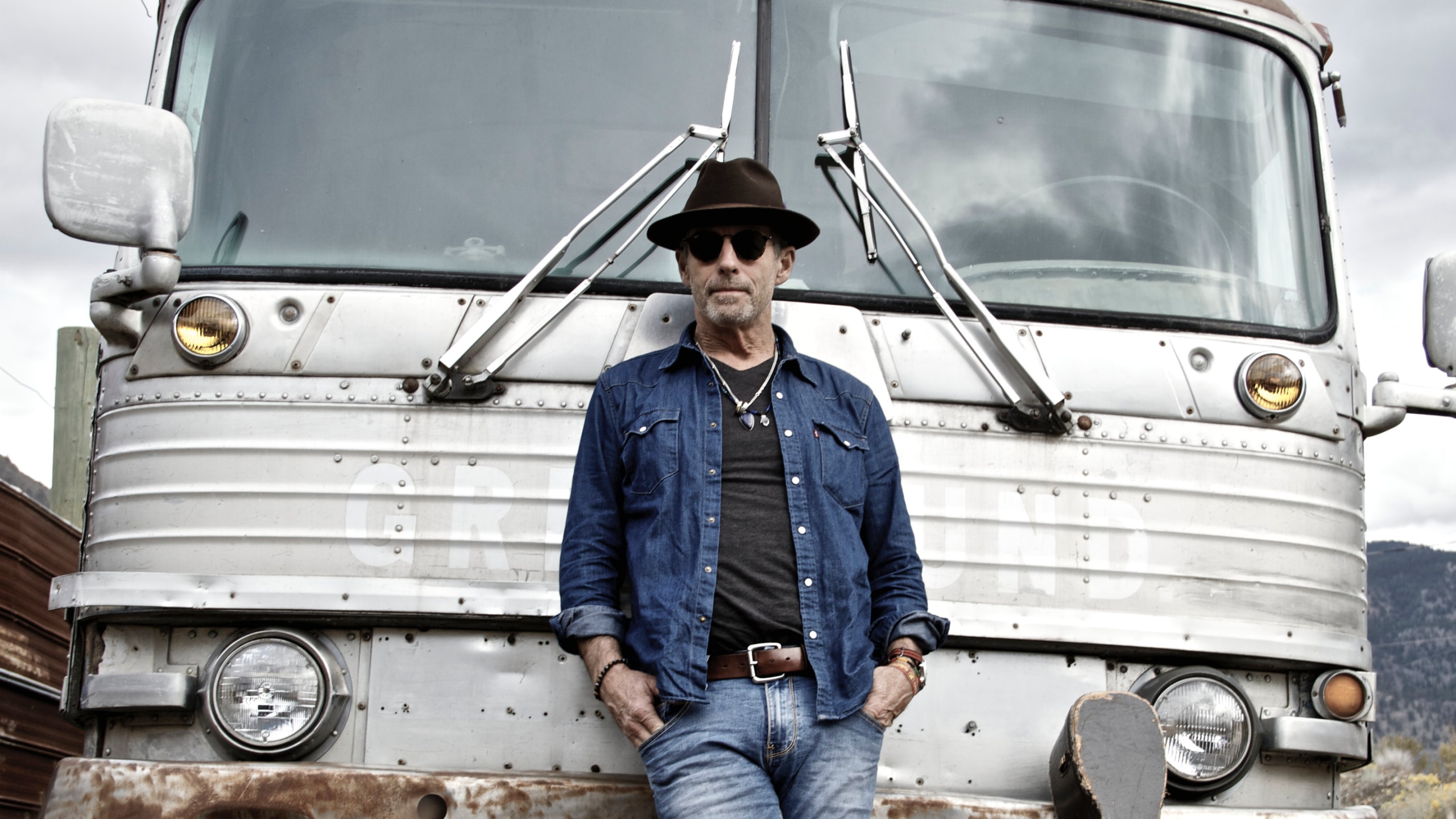 Barney Bentall Live at Bez