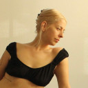 Julia Nunes avatar
