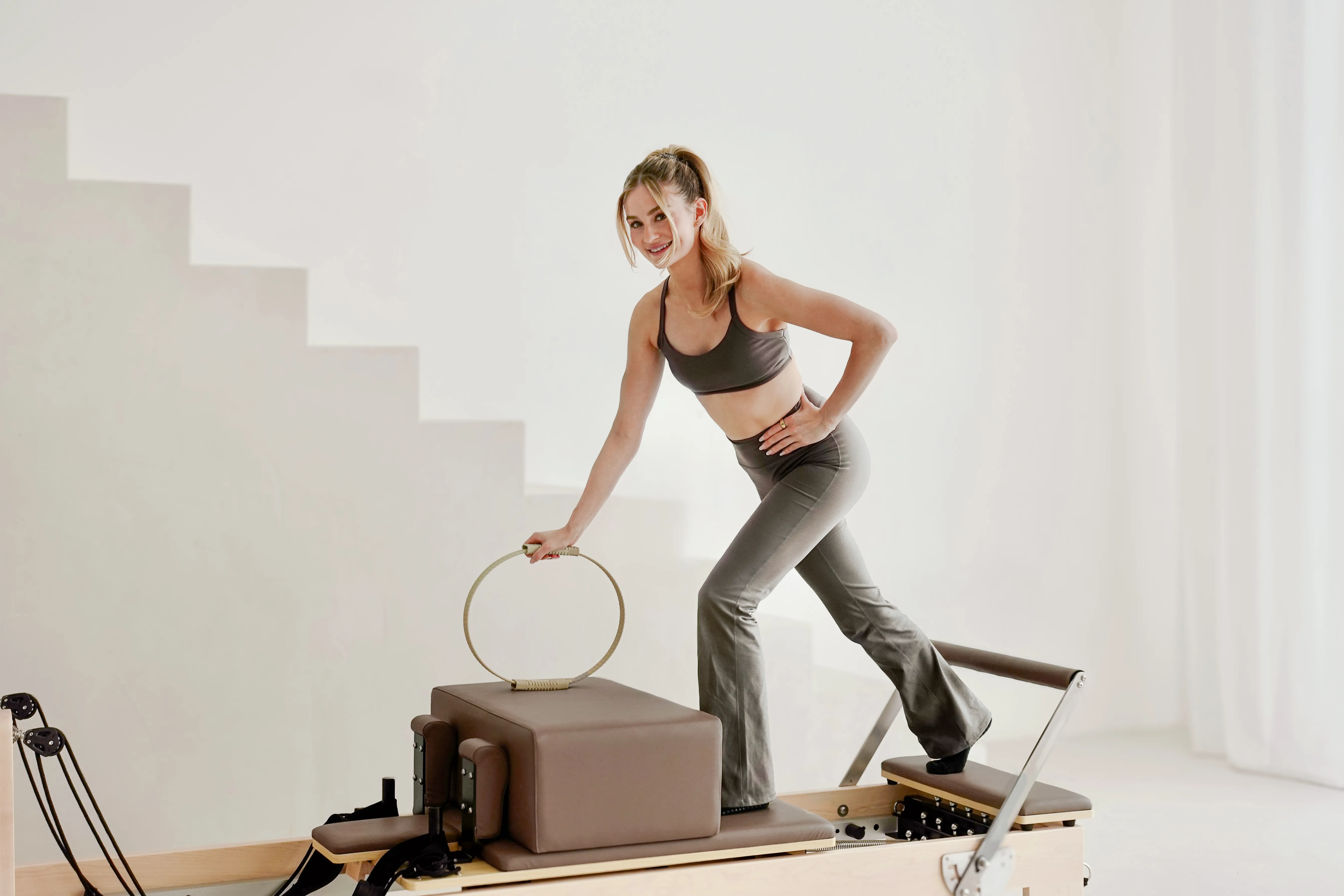 Eine Person macht Dehnübungen