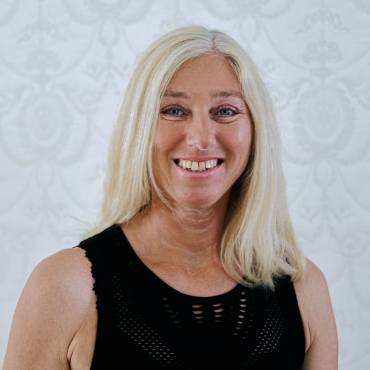 Marianne, eine der ersten Pilates Trainerinnen Deutschlands.