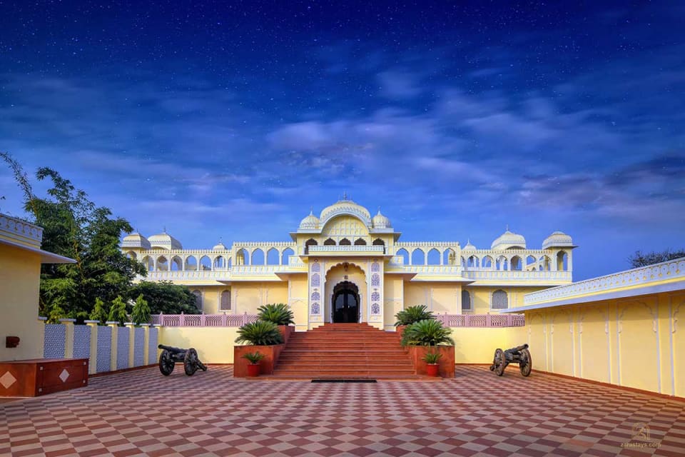 The entrance courtyard at The Tigress Ranthambore