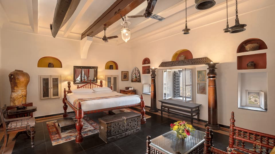 Malabar Mahal bedroom at Neemrana Fort-Palace