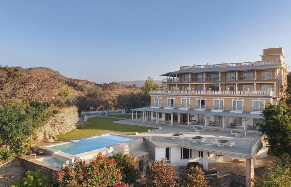 Fateh Safari Resort and its pool in the Aravalli hills