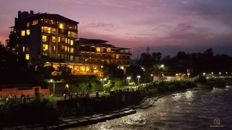 The riverside hotel at dusk at Ganga Kinare