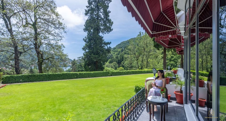 The lawn and veranda at Namah Nainital