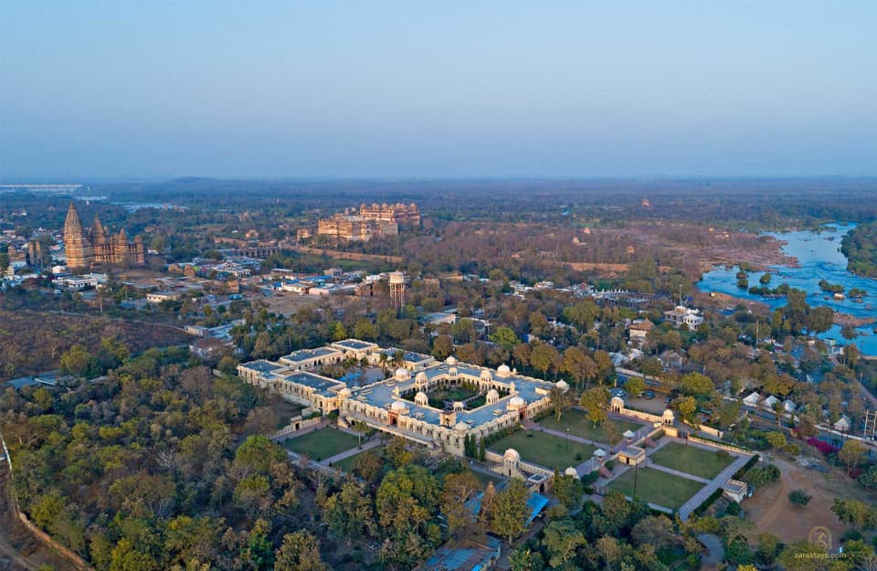 An aerial view of Amar Mahal and Orchha