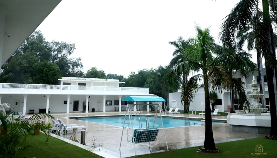 The pool courtyard at Hotel Chandela