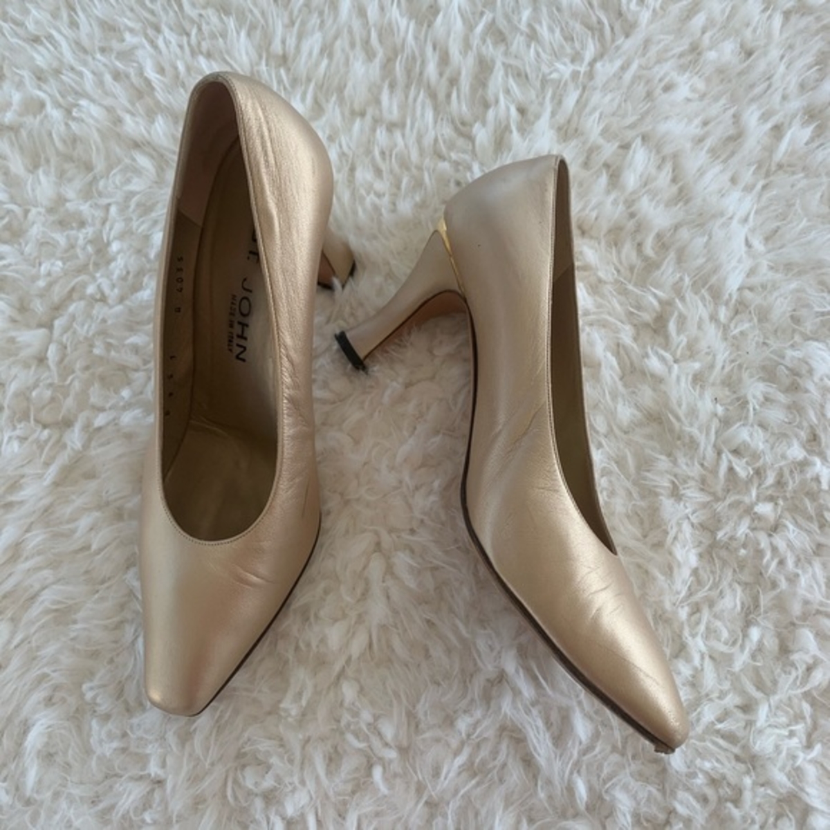 wide heel pumps