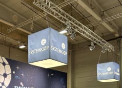 Lyskube 100x100 h:100cm hengende fra tak