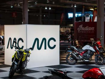 Lyskube 200x200 h:200cm stående på gulv