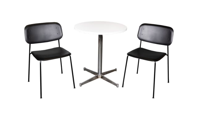 5375 rundt bord diam. 70 cm med 2 stk. 5418 stoler