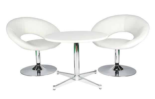 5575 coffee table dia. 70 cm with two 5215 lounge chairs