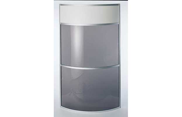 Vegg med sotet akryl buet, 2,5 x radie 0,5 meter