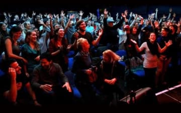 Kunst gegen Bares im Artheater am 20.08.2018