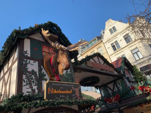 Offizielle Eröffung des Nikolausdorf Weihnachtsmarkt am Rudolfplatz