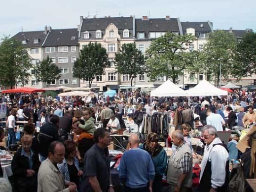 Flohmarkt in Nippes am Wilhelmplatz