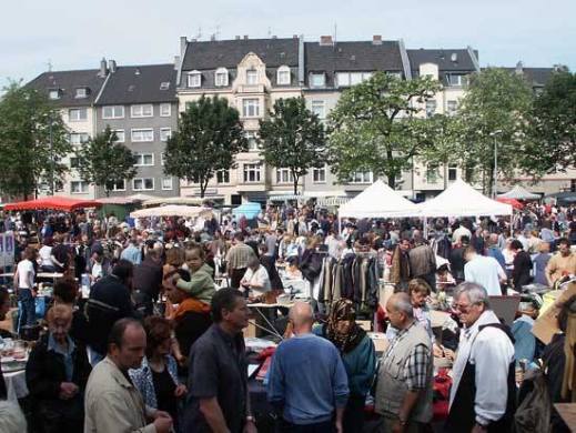 Flohmarkt in Nippes am Wilhelmplatz