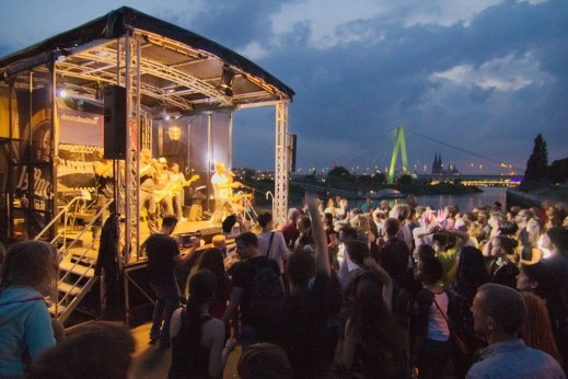 Open-Air an der Drehbrücke in Deutz
