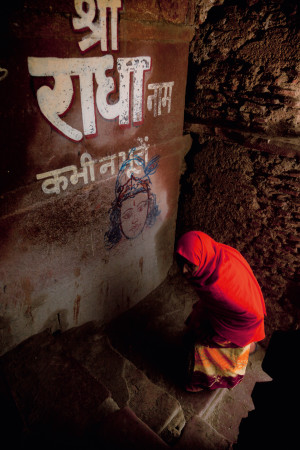 "Shri Radha - Never forget her name!" - inscription in Hindi,  underneath Krishna picture,Vrindavana #3/8