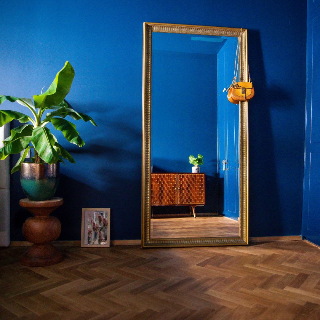 spiegel mit goldrahmen