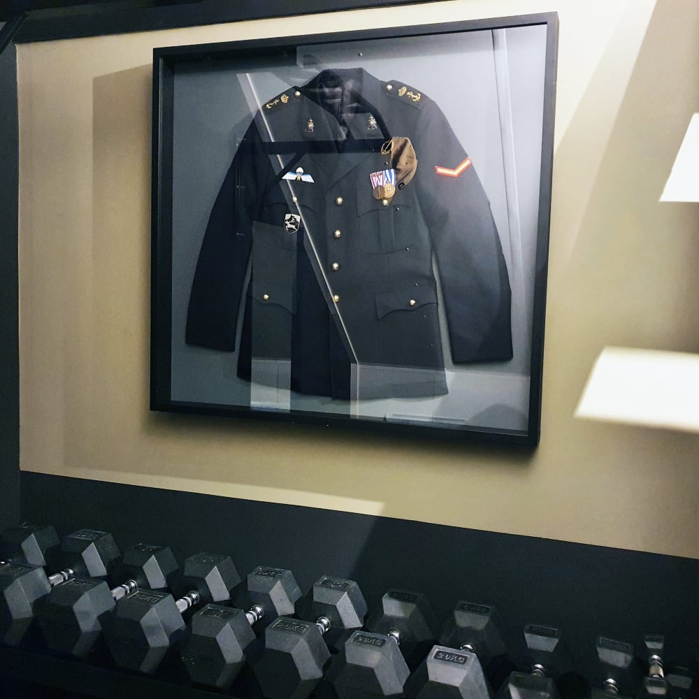 militärische jacke einrahmen