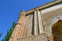aisha-bibi-mausoleum-05