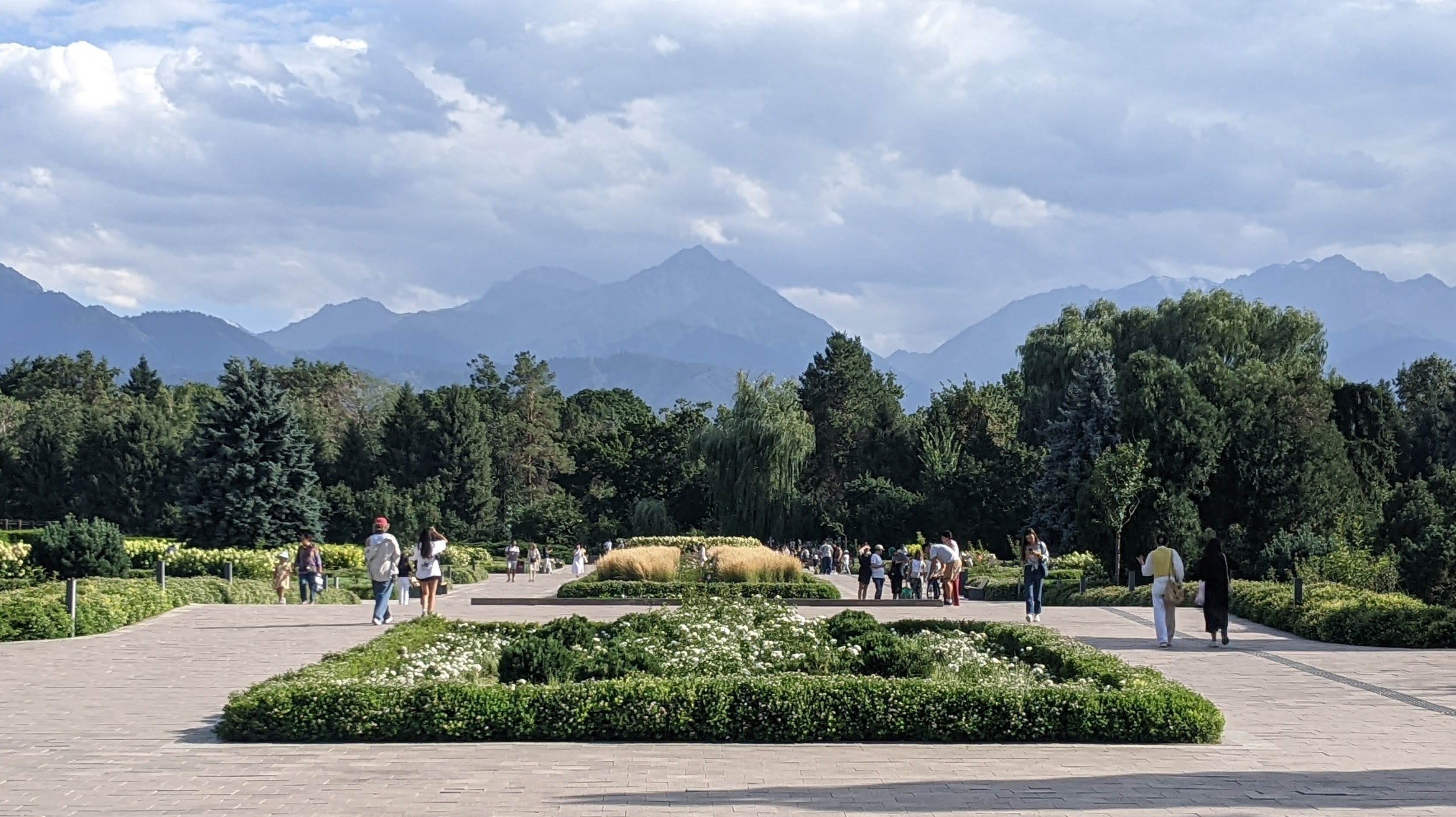 almaty-botanical-garden-07