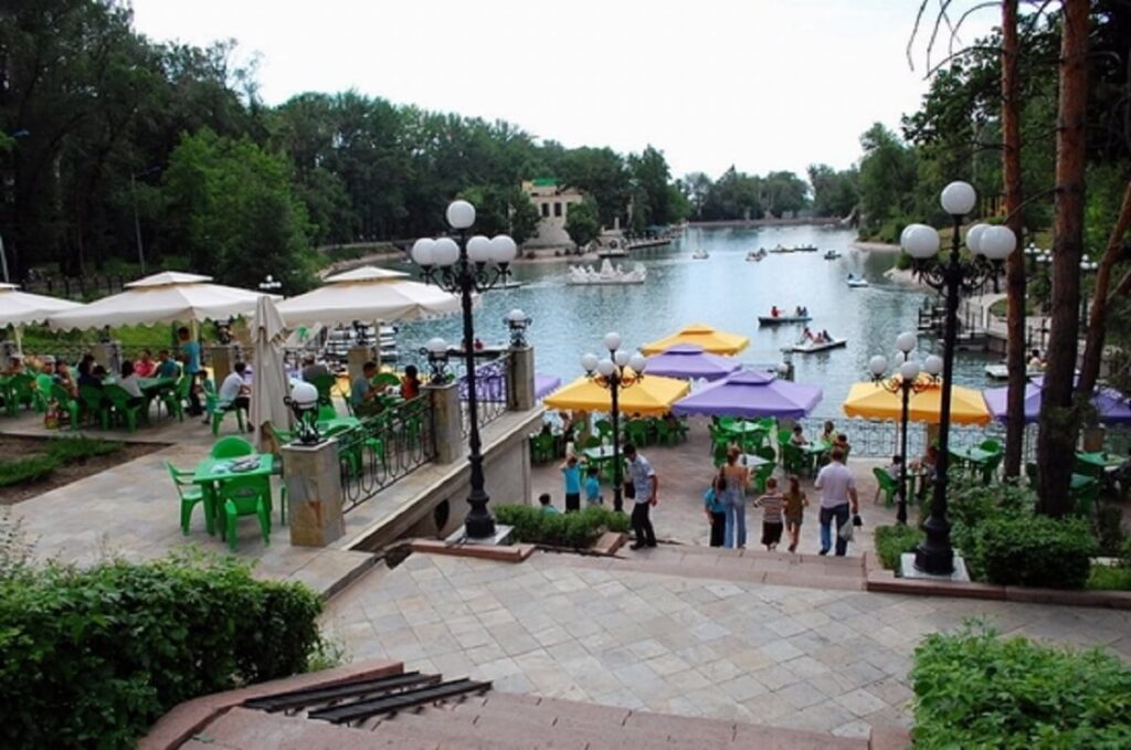 almaty-central-park-08
