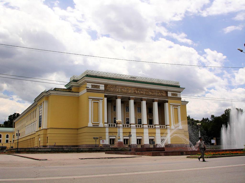 almaty-opera-house-02