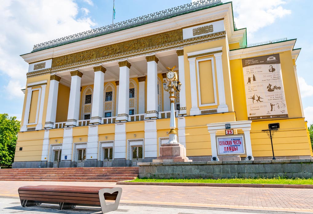 almaty-opera-house-03