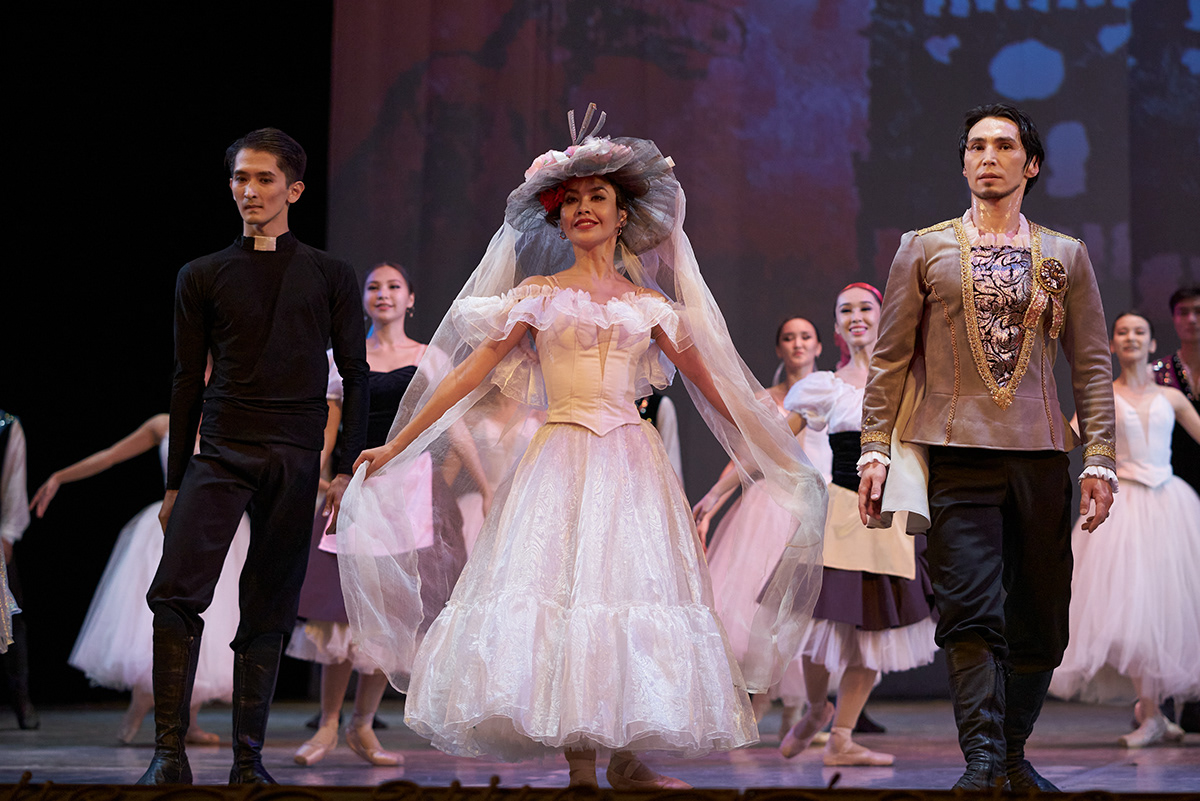 almaty-opera-house-11