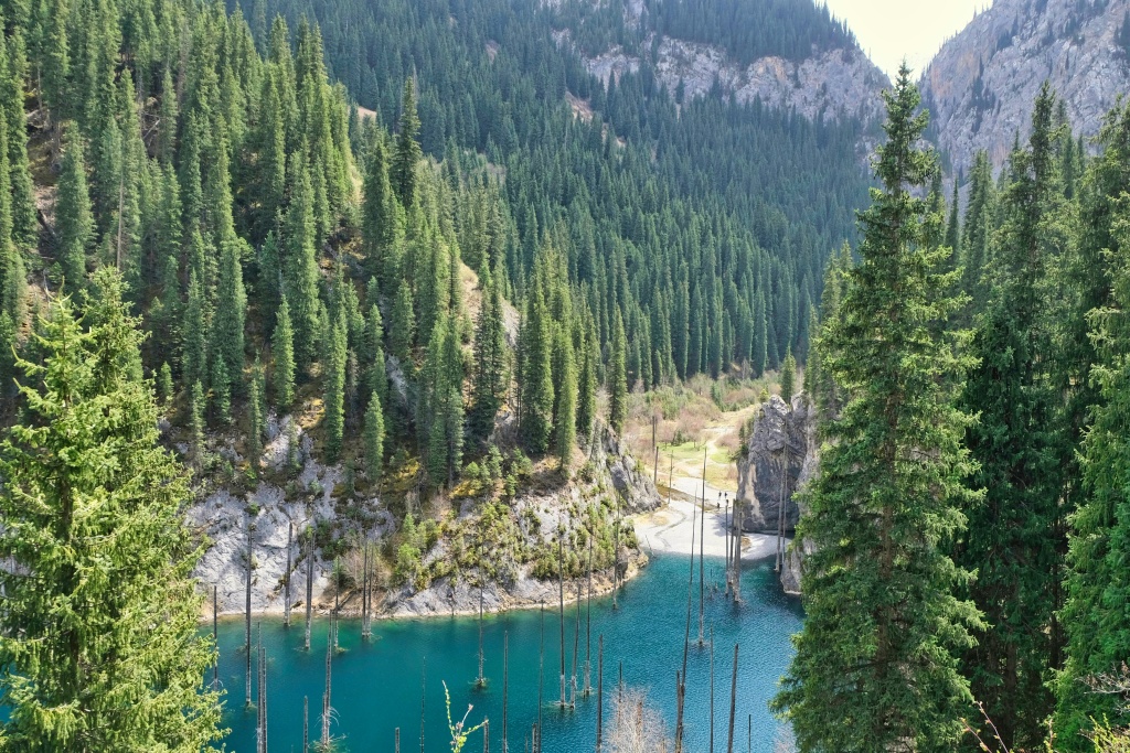 kaindy-lake-05